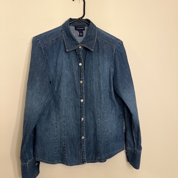 Ann Taylor  Denim Shirt size 10 - Picture 2 of 6